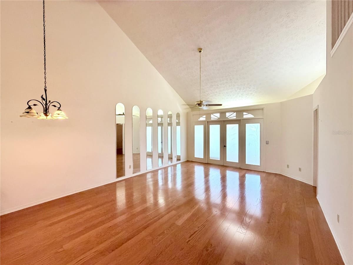 706 MORAY DRIVE — photo 7 of 53