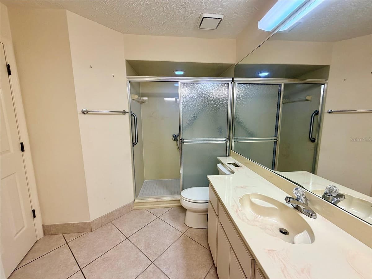 706 MORAY DRIVE — photo 18 of 53