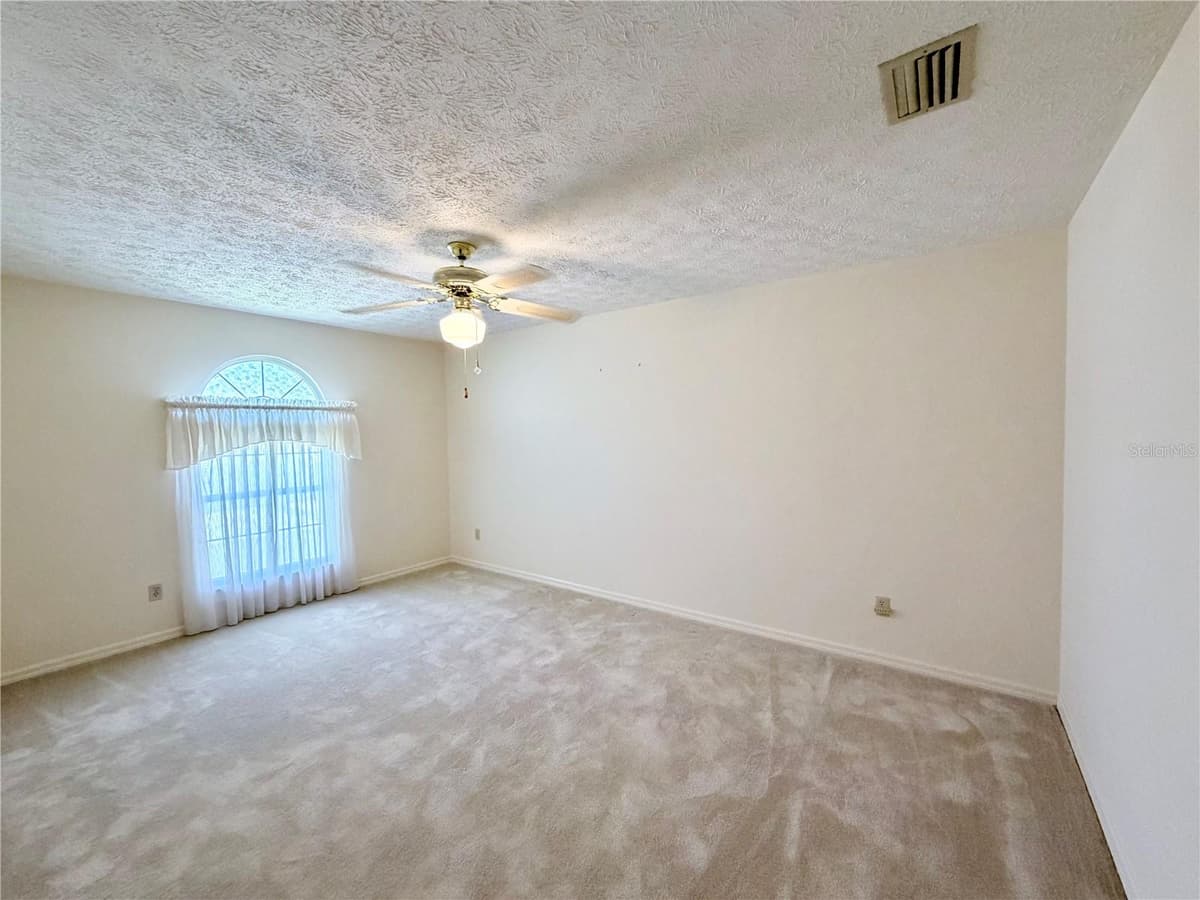 706 MORAY DRIVE — photo 33 of 53