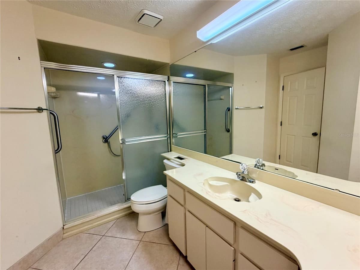 706 MORAY DRIVE — photo 17 of 53