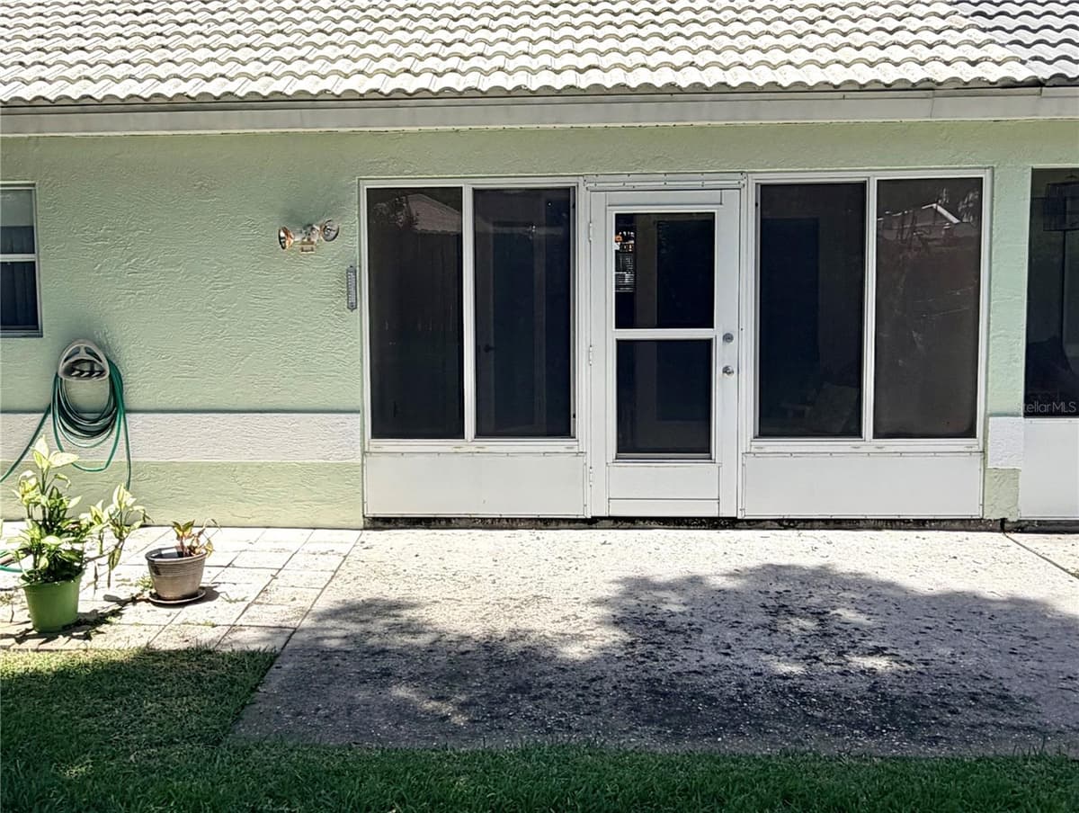 706 MORAY DRIVE — photo 39 of 53