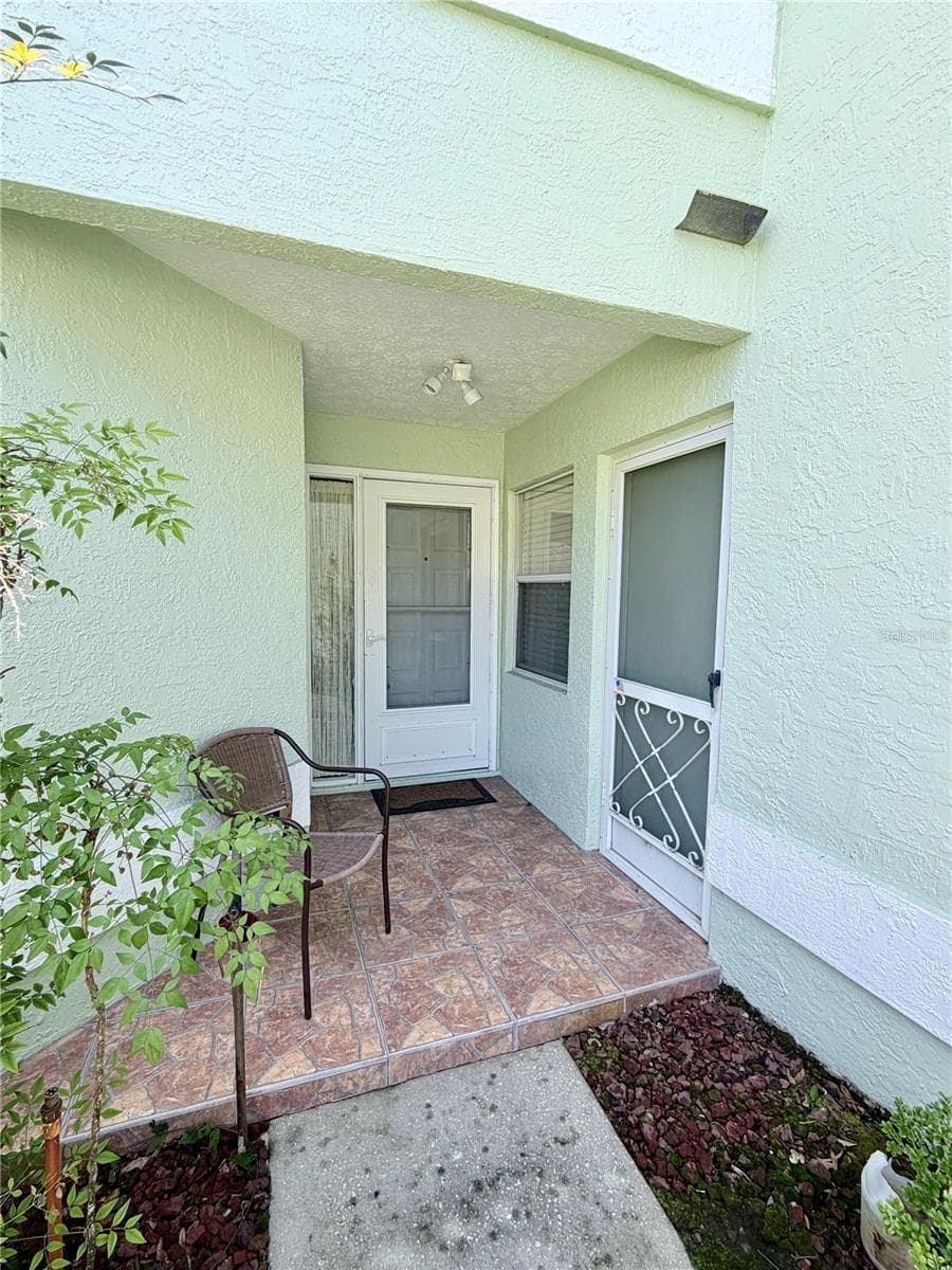 706 MORAY DRIVE — photo 4 of 53