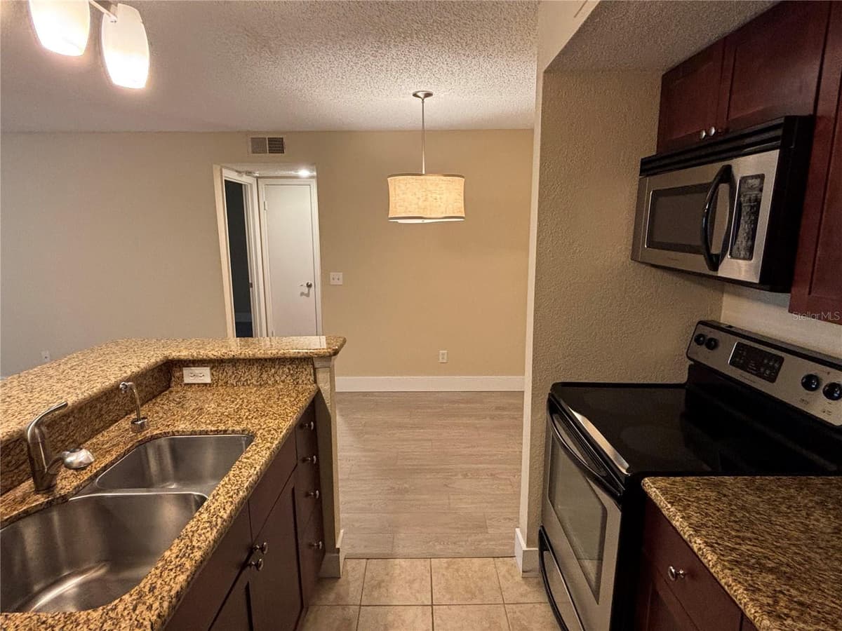 5124 CONROY ROAD — photo 13 of 21