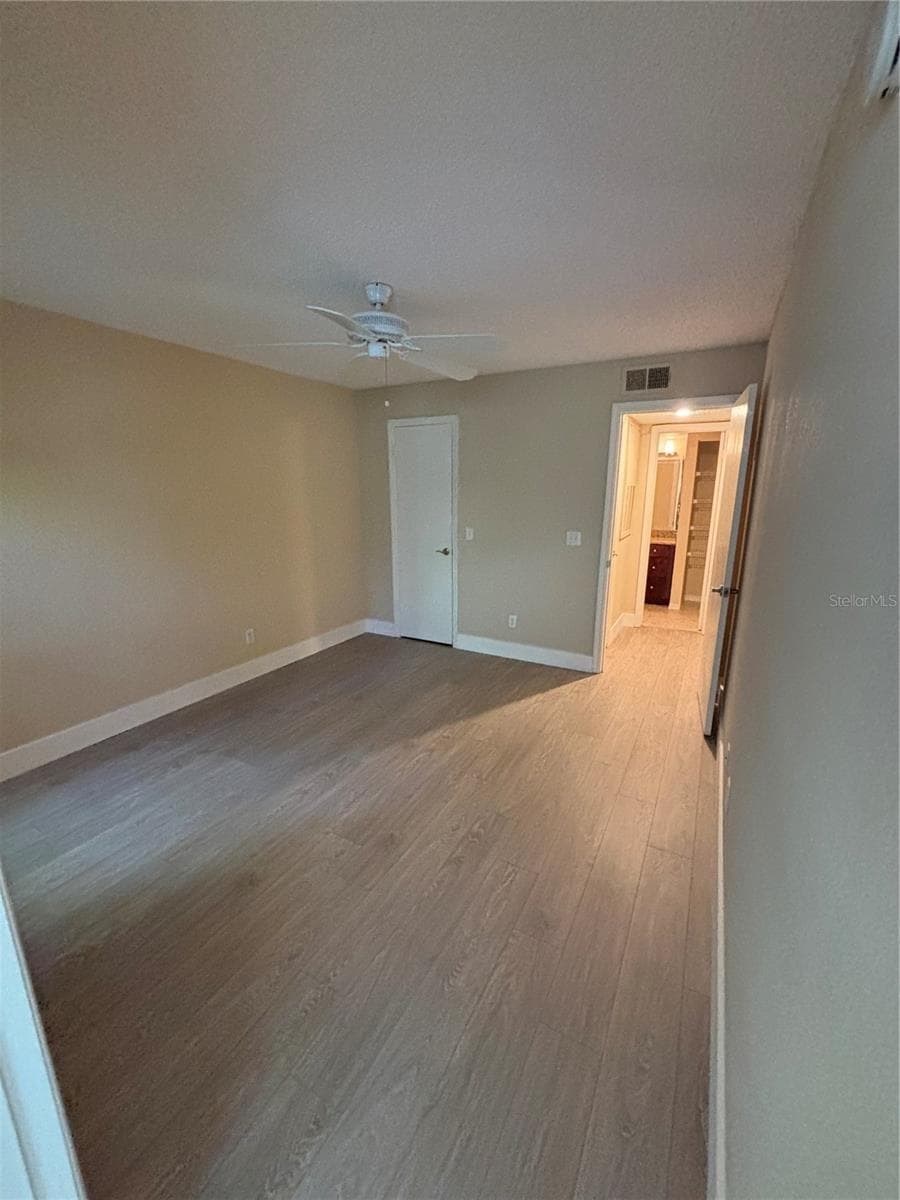 5124 CONROY ROAD — photo 16 of 21