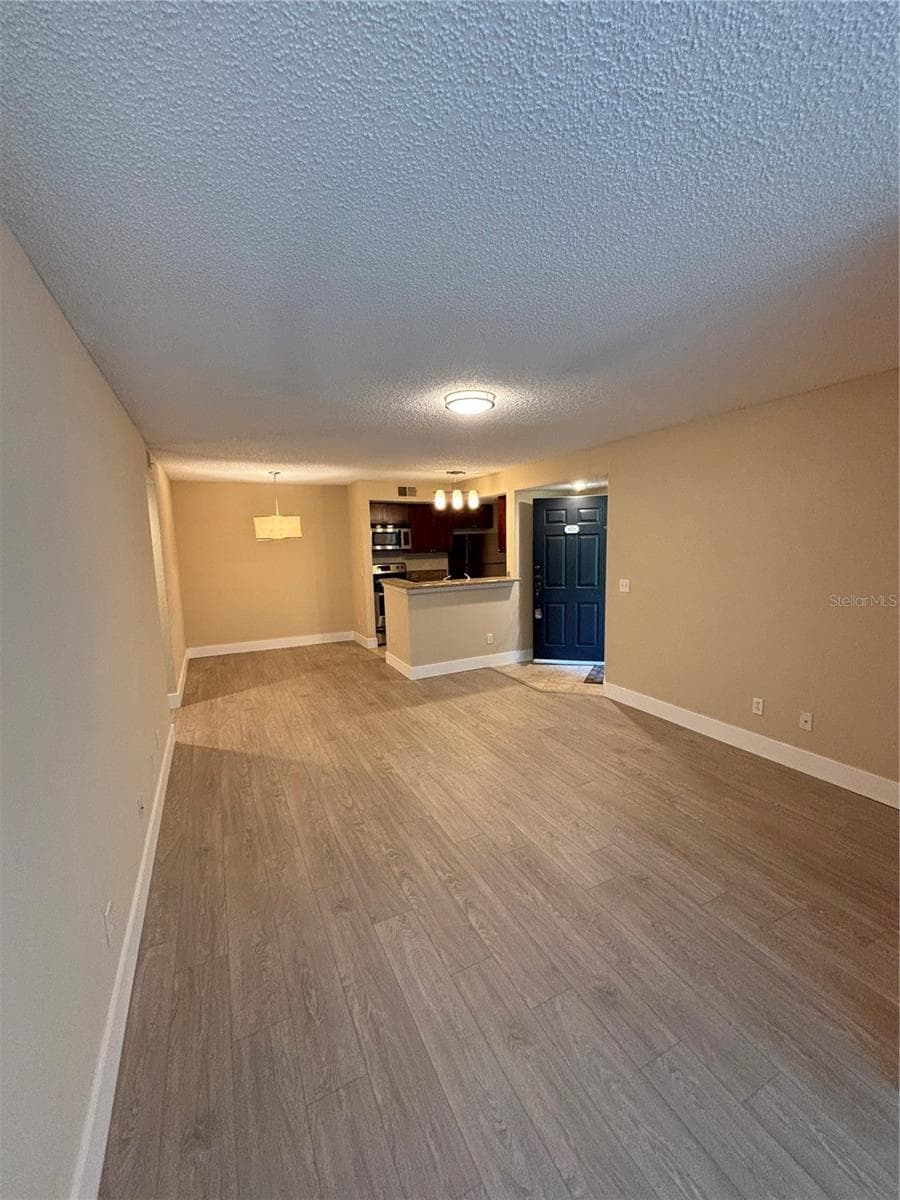 5124 CONROY ROAD — photo 9 of 21