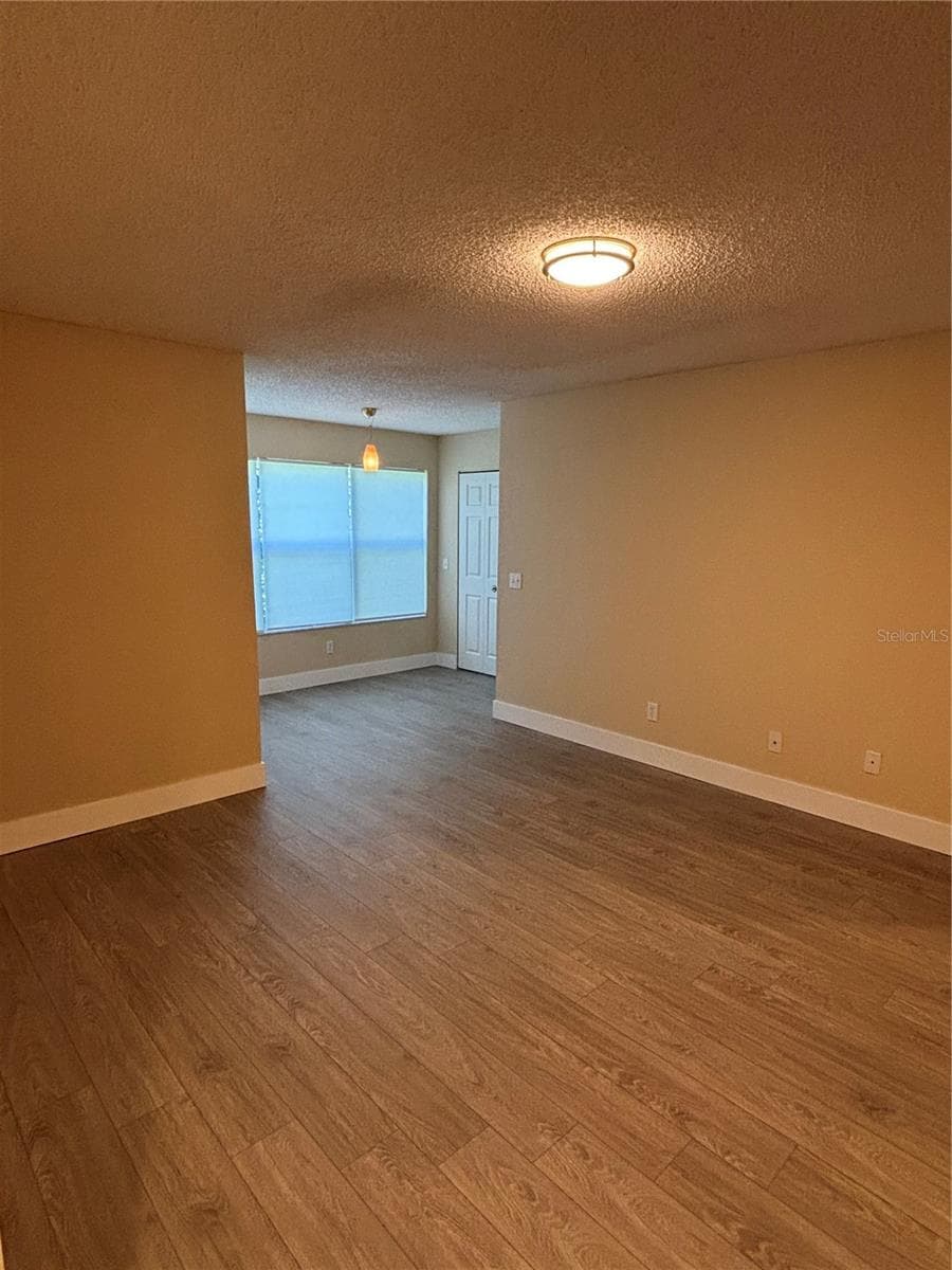 5124 CONROY ROAD — photo 5 of 21