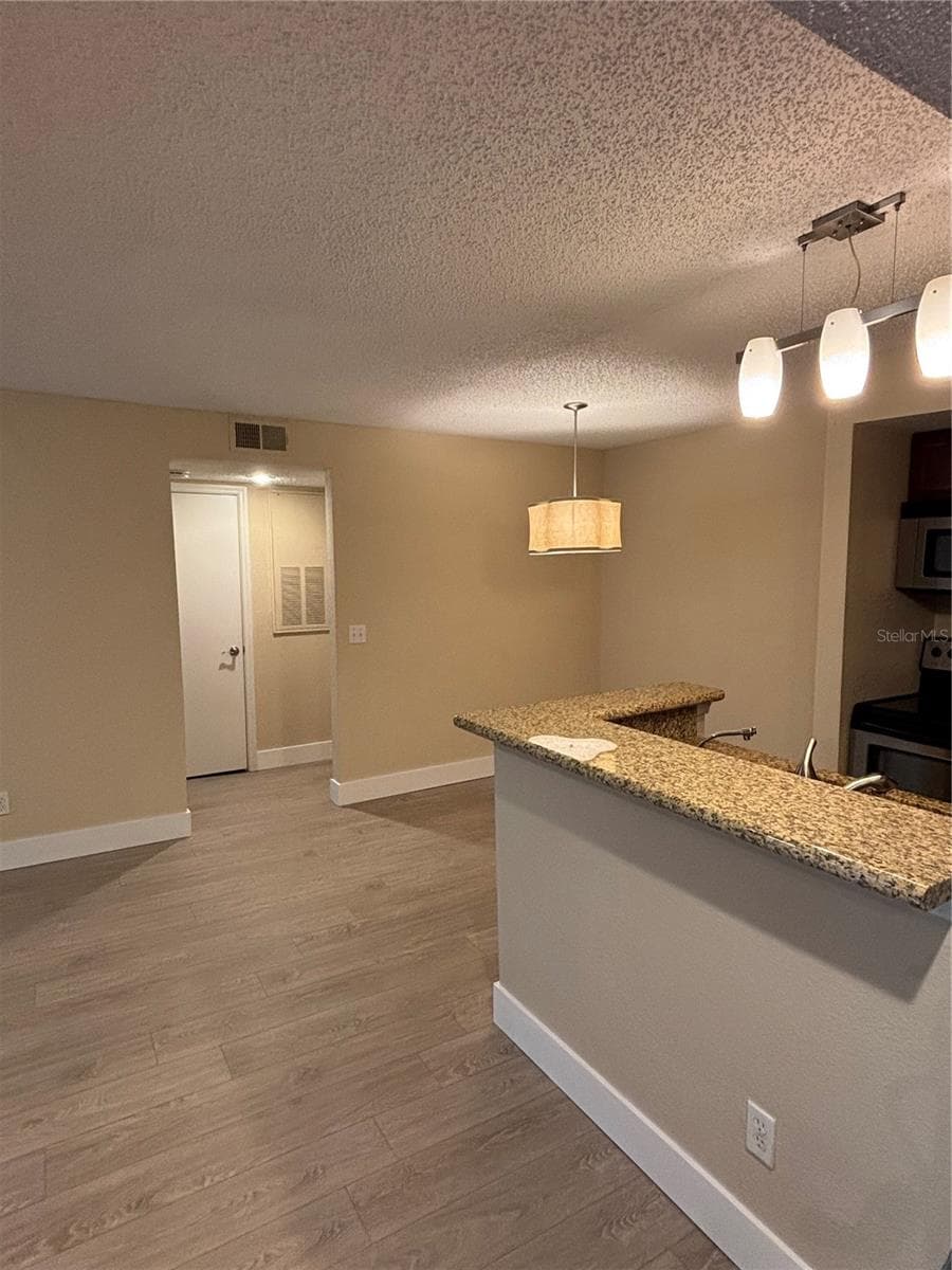 5124 CONROY ROAD — photo 4 of 21