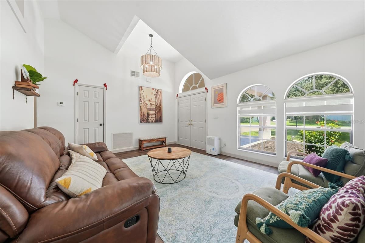 10102 SILVER BLUFF DRIVE — photo 11 of 60