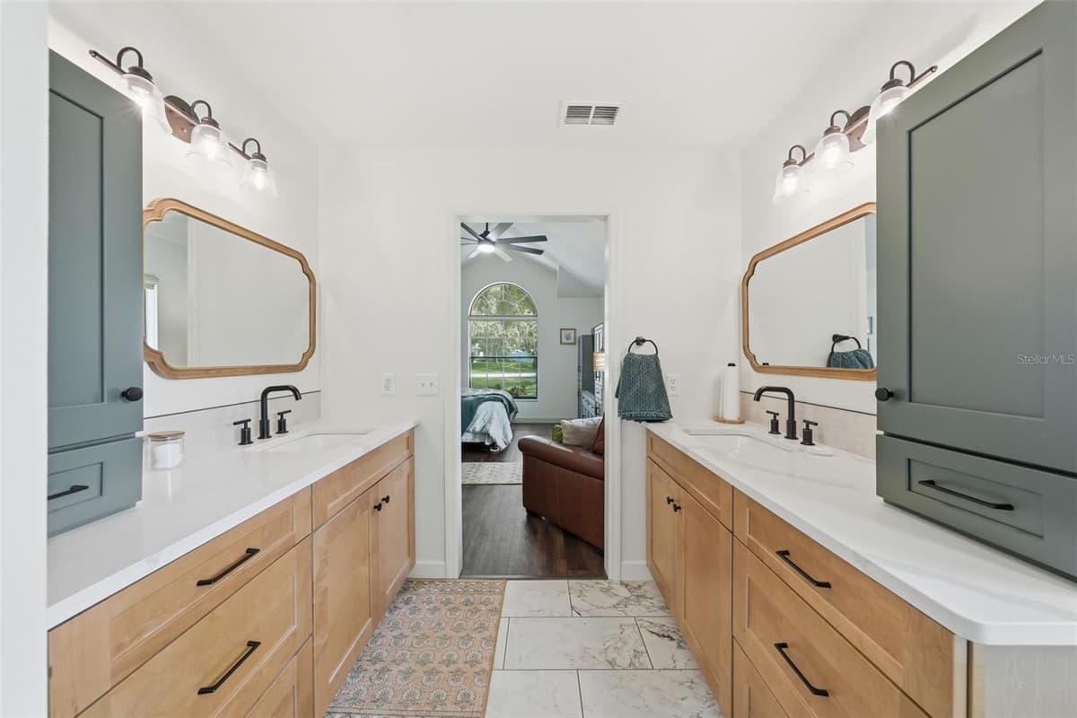 10102 SILVER BLUFF DRIVE — photo 31 of 60