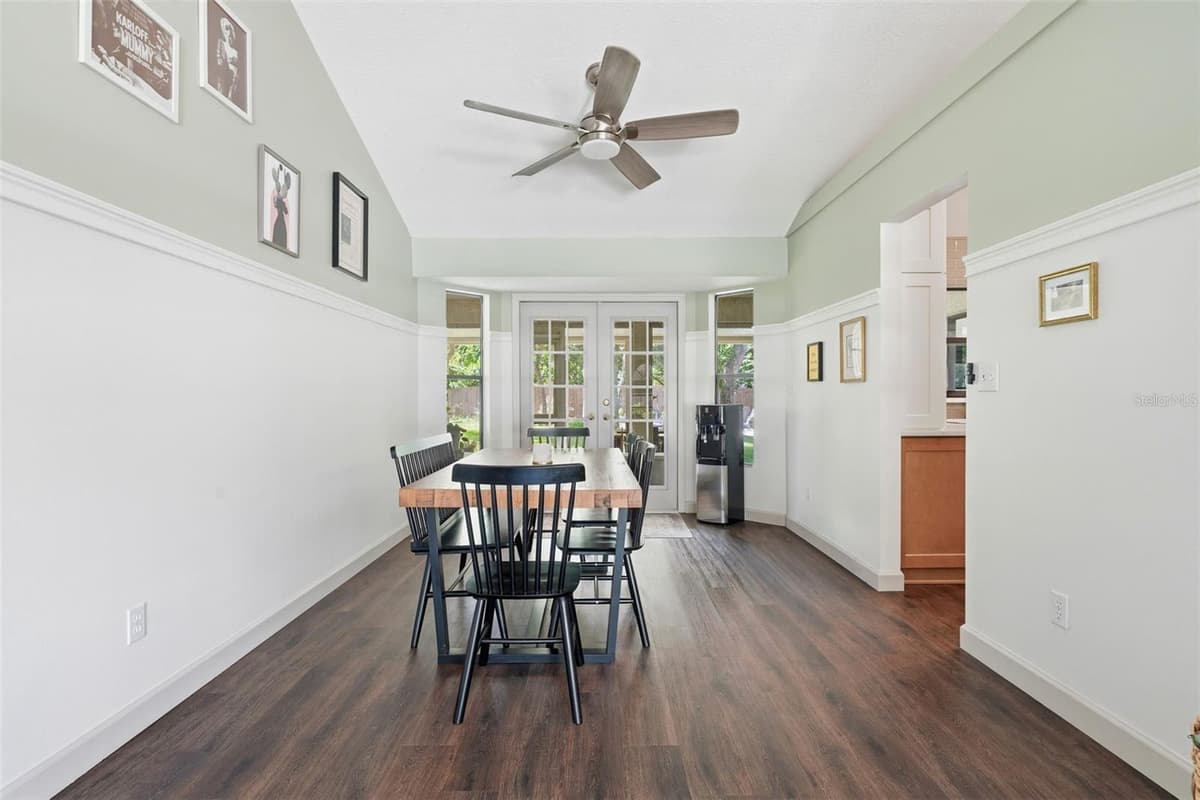 10102 SILVER BLUFF DRIVE — photo 14 of 60