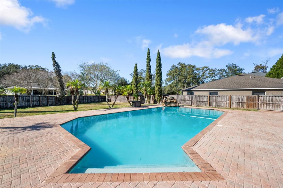 1542 MCCREA DRIVE — photo 87 of 98