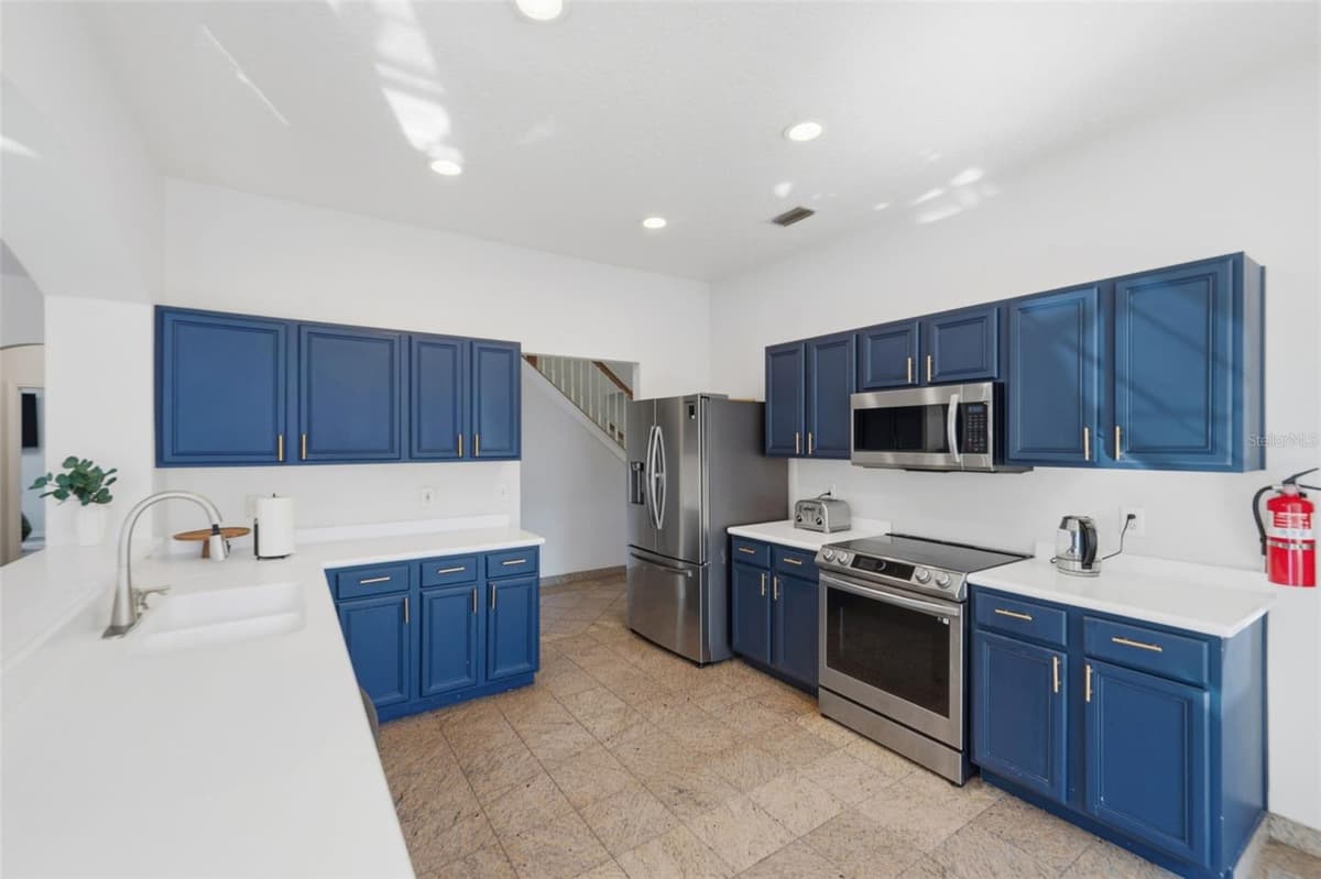 1542 MCCREA DRIVE — photo 20 of 98