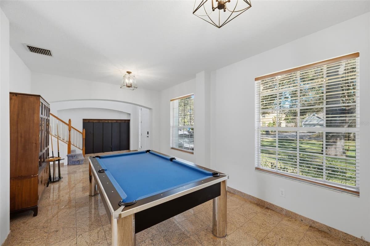 1542 MCCREA DRIVE — photo 15 of 98