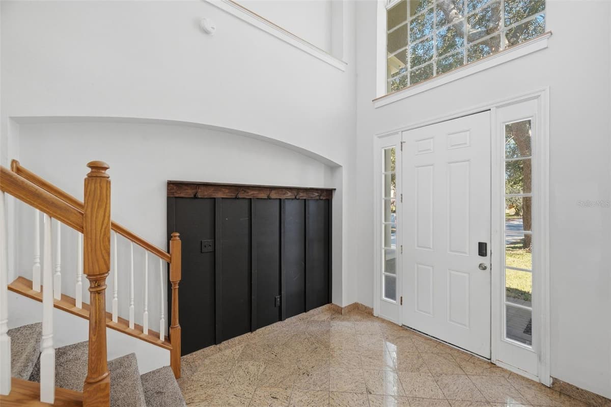 1542 MCCREA DRIVE — photo 11 of 98