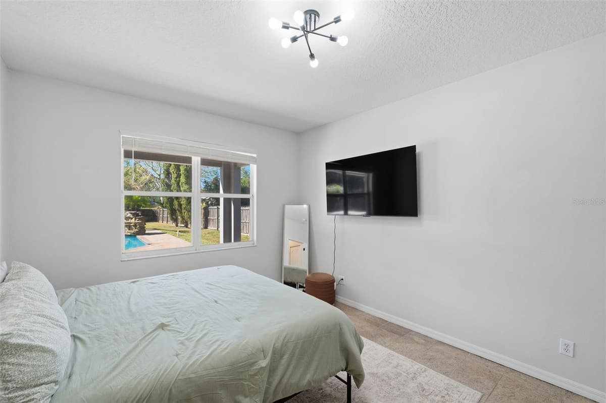 1542 MCCREA DRIVE — photo 35 of 98
