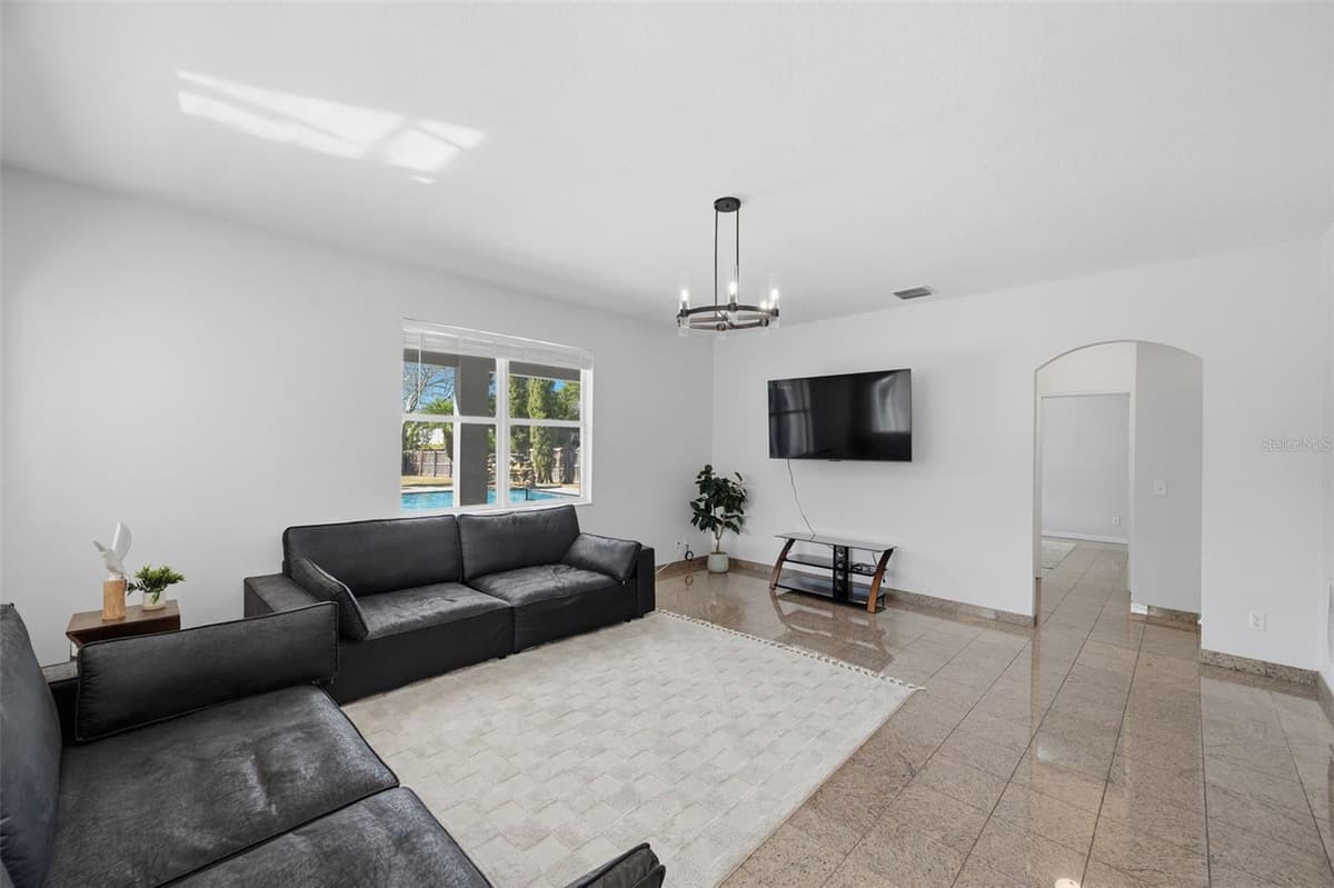 1542 MCCREA DRIVE — photo 28 of 98