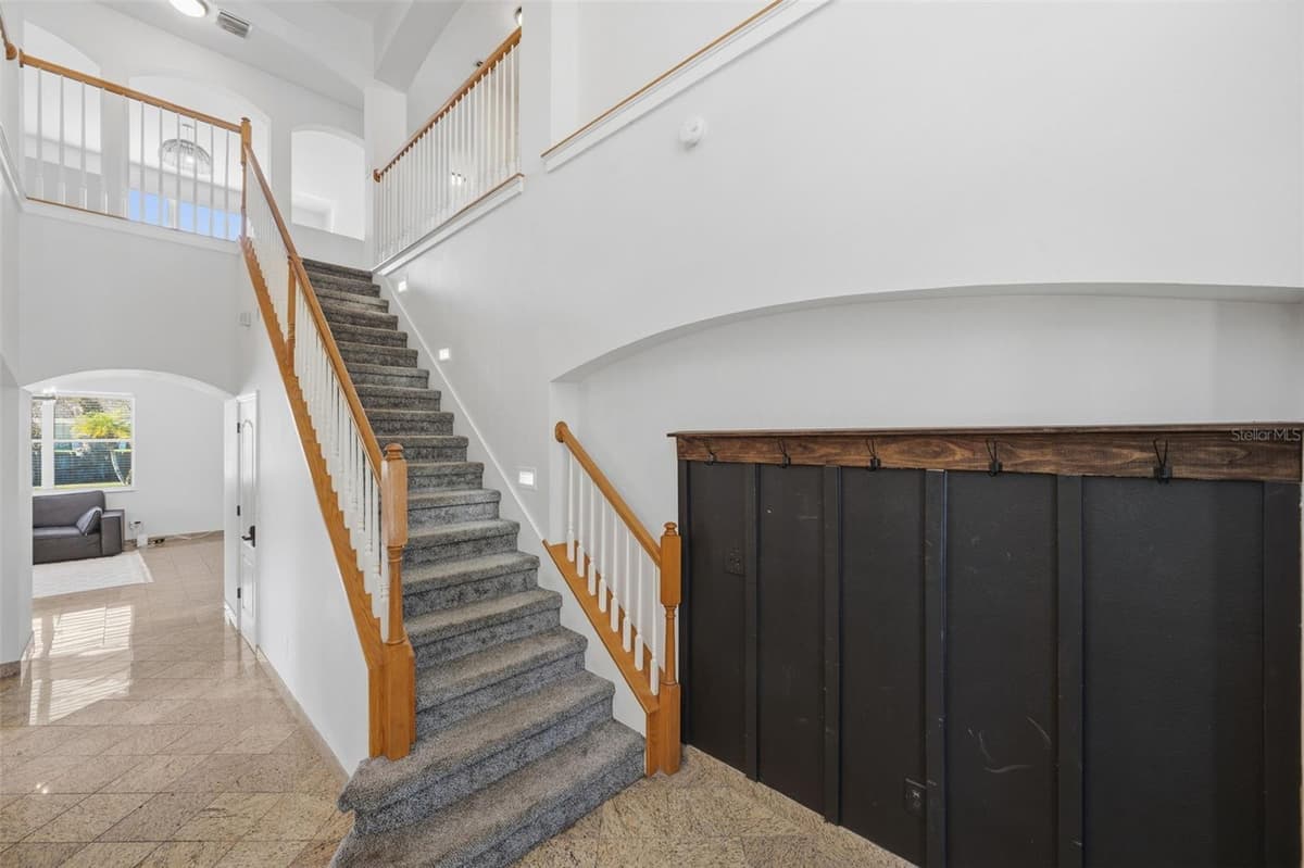 1542 MCCREA DRIVE — photo 9 of 98