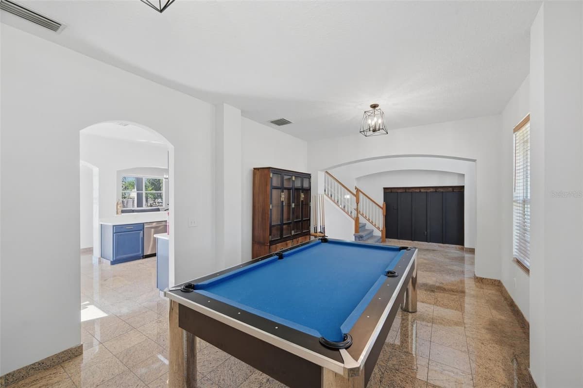 1542 MCCREA DRIVE — photo 14 of 98