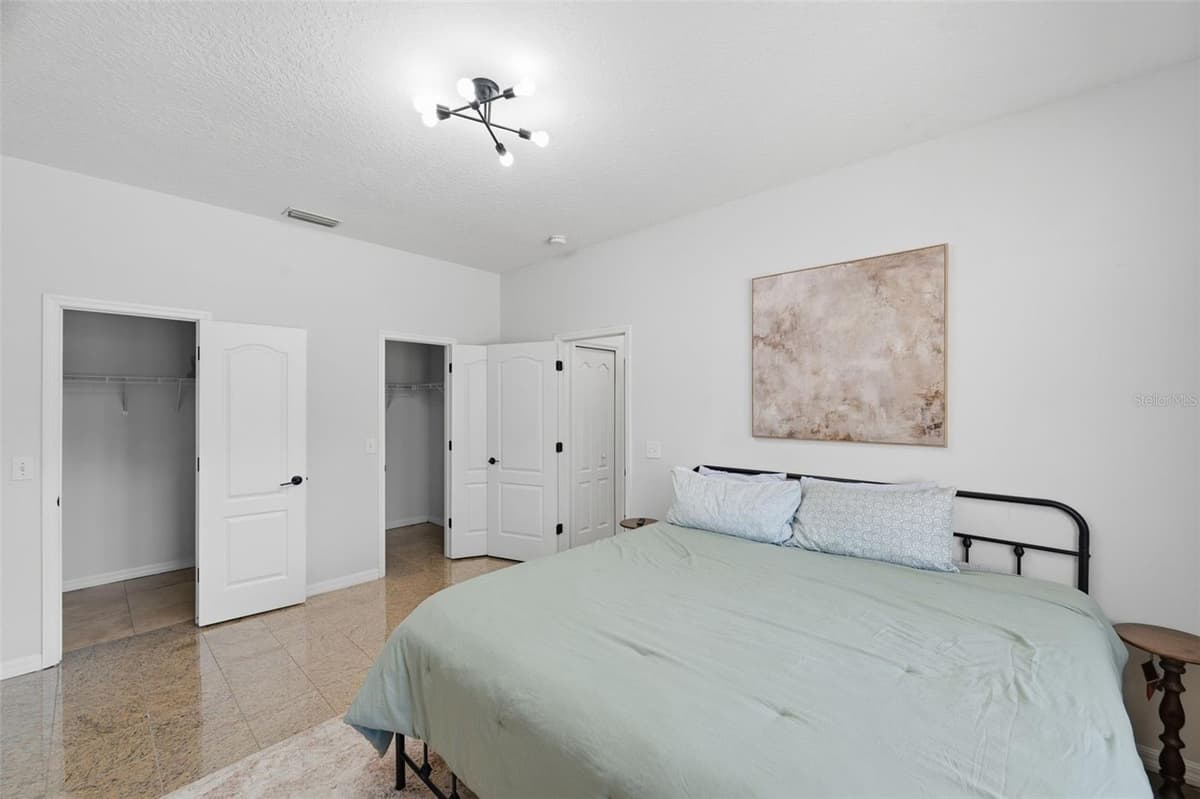 1542 MCCREA DRIVE — photo 37 of 98