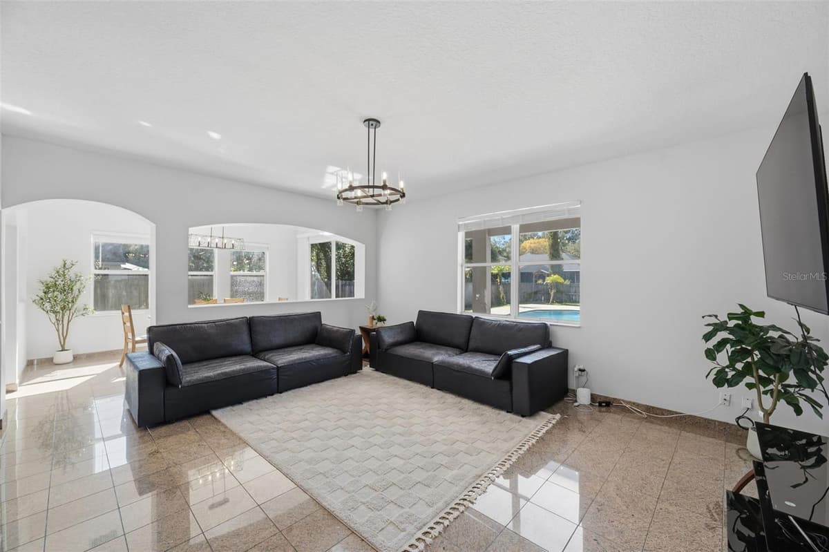 1542 MCCREA DRIVE — photo 29 of 98