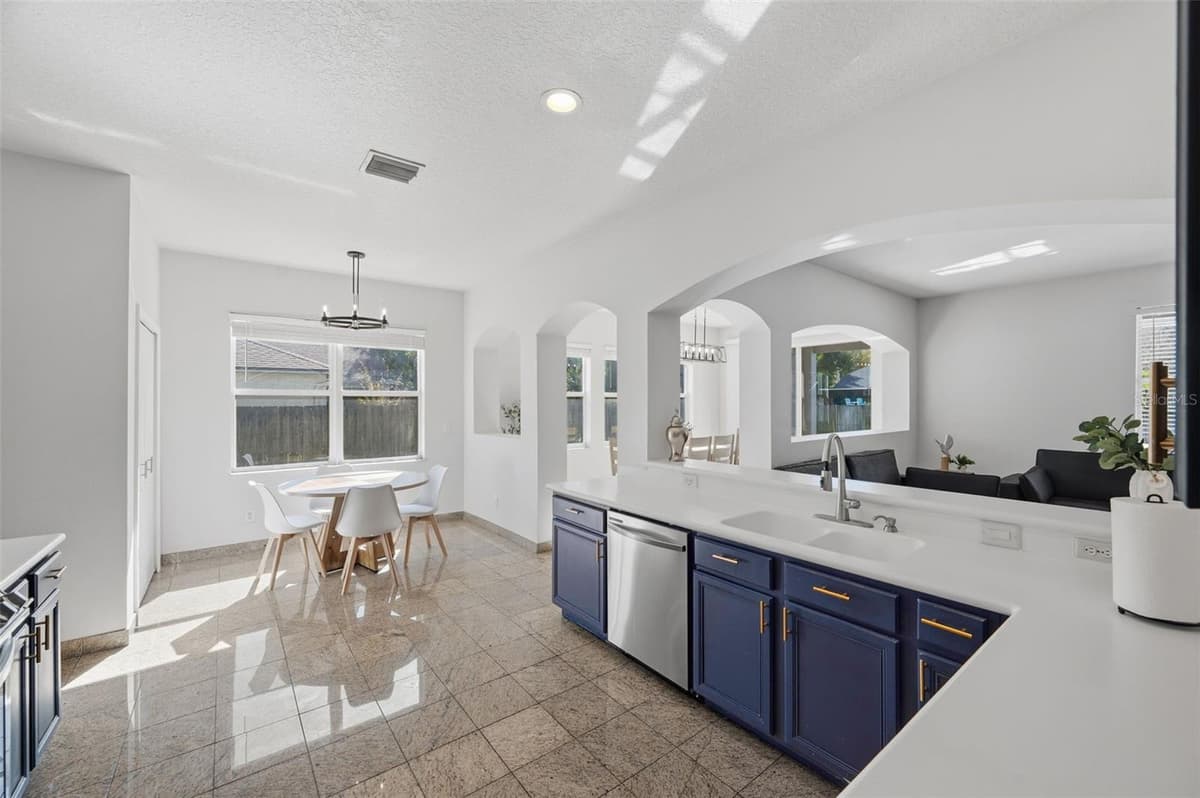 1542 MCCREA DRIVE — photo 23 of 98
