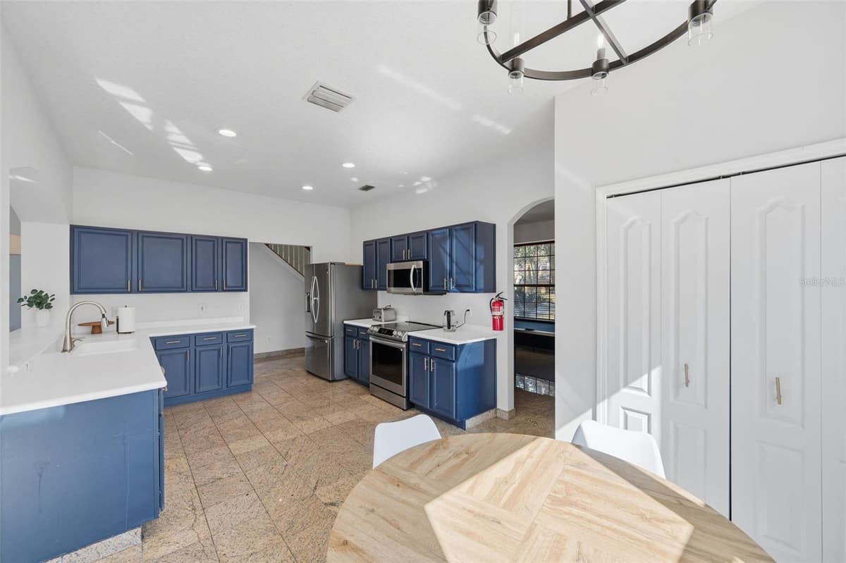 1542 MCCREA DRIVE — photo 19 of 98