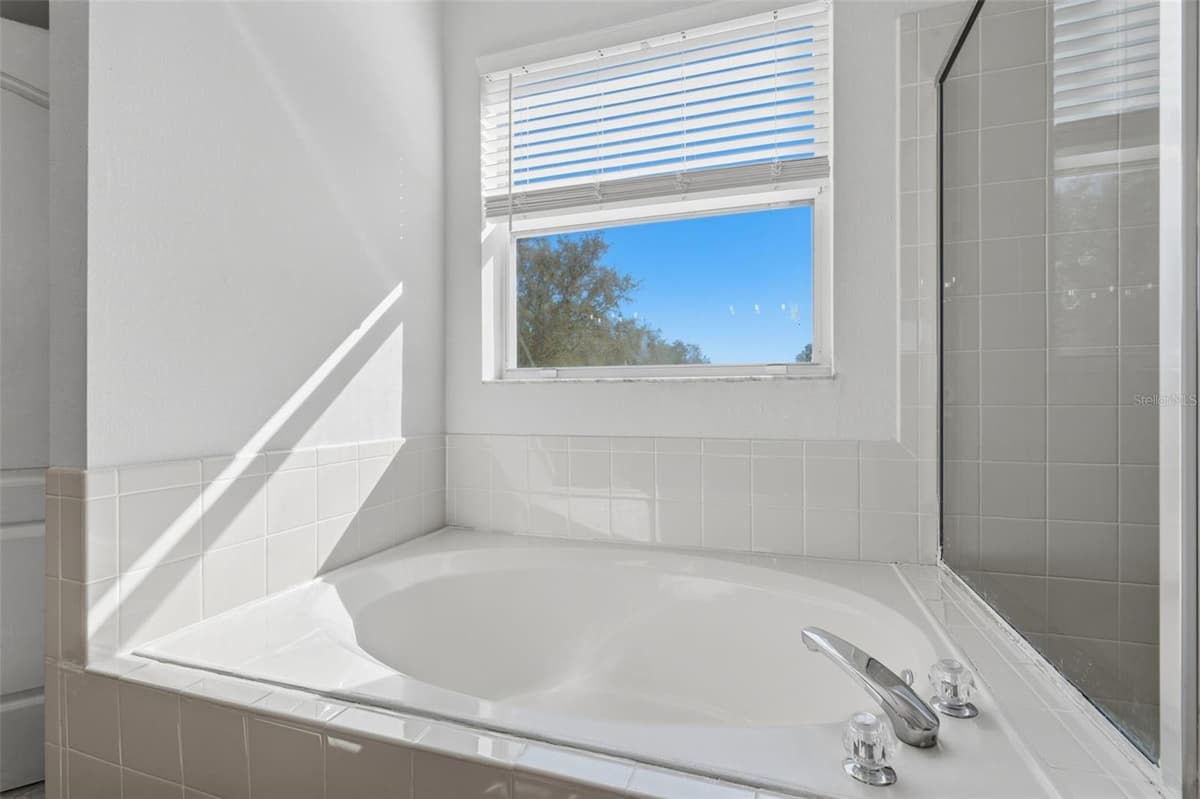 1542 MCCREA DRIVE — photo 76 of 98