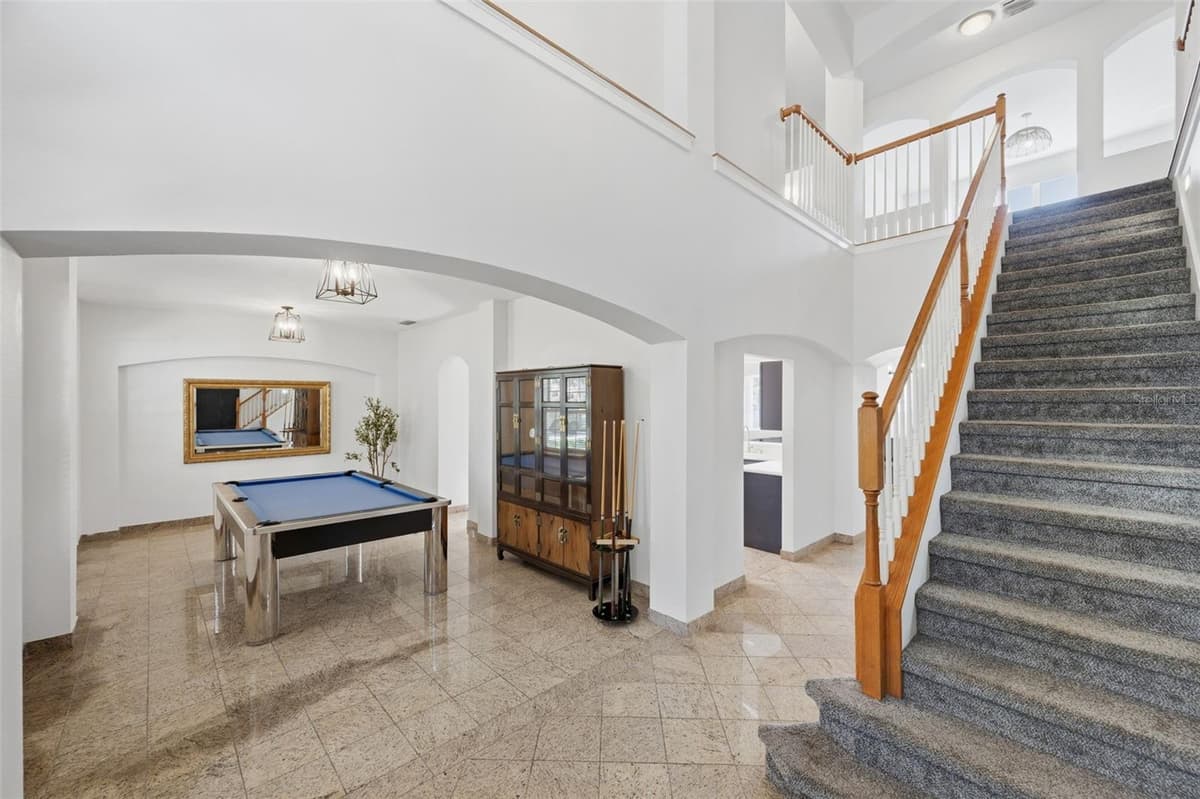 1542 MCCREA DRIVE — photo 8 of 98