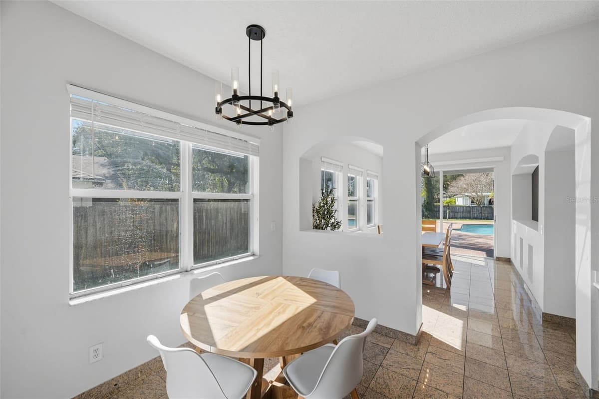 1542 MCCREA DRIVE — photo 17 of 98