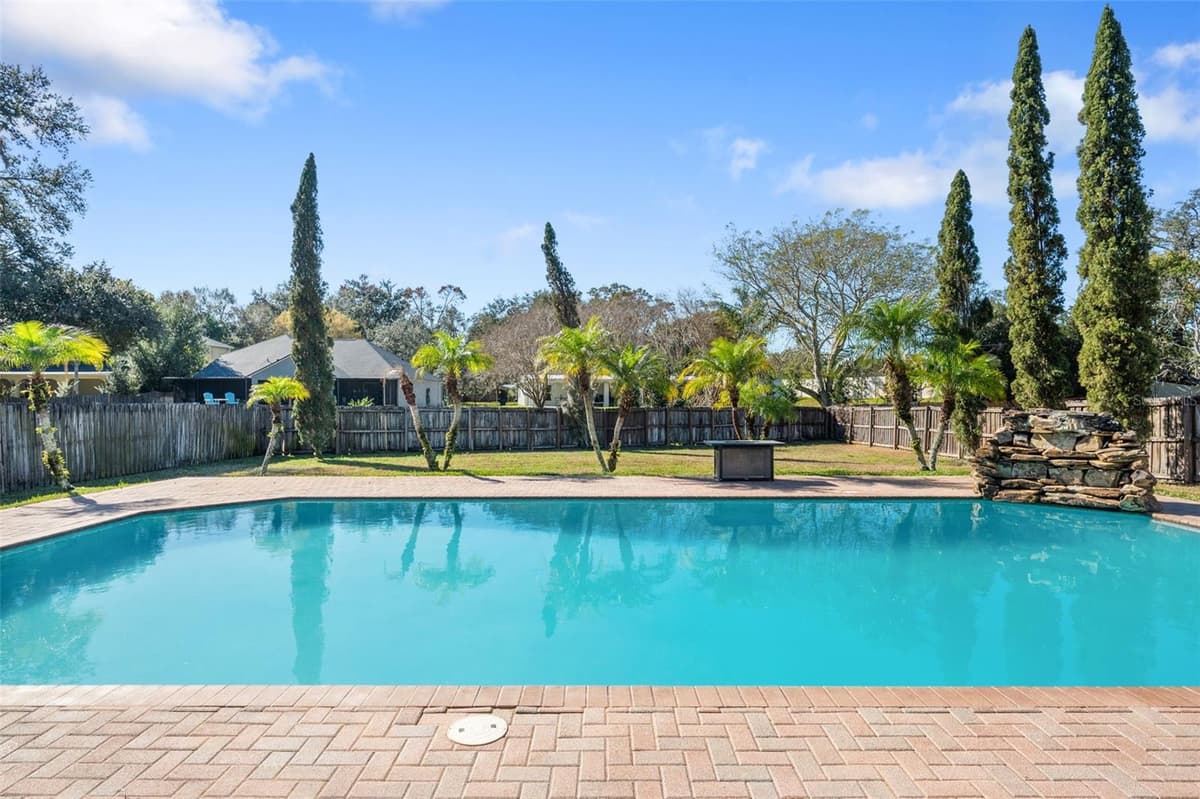 1542 MCCREA DRIVE — photo 88 of 98