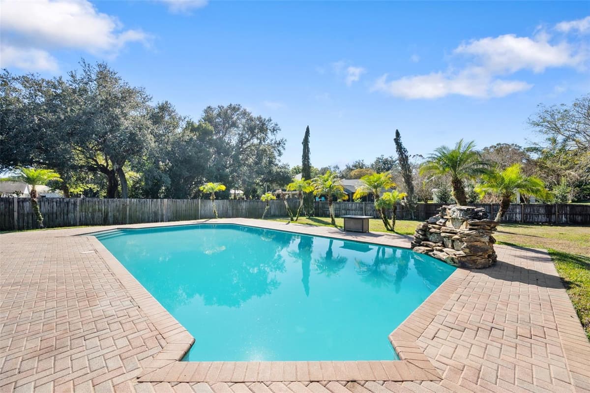 1542 MCCREA DRIVE — photo 84 of 98