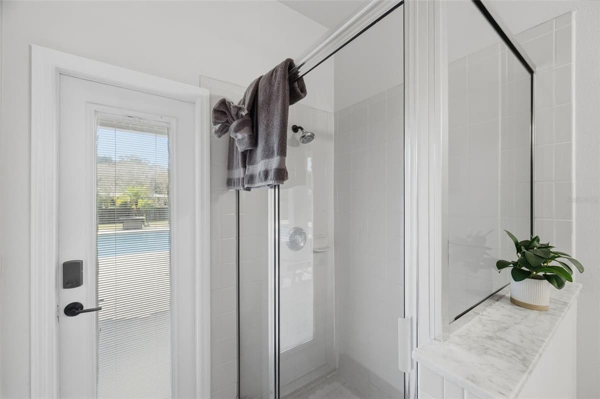 1542 MCCREA DRIVE — photo 34 of 98