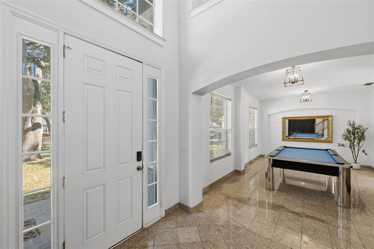 1542 MCCREA DRIVE — photo 10 of 98