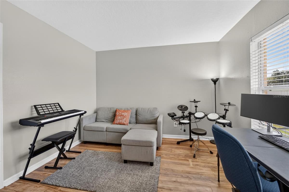 1617 AVONDALE RIDGE DRIVE — photo 32 of 60