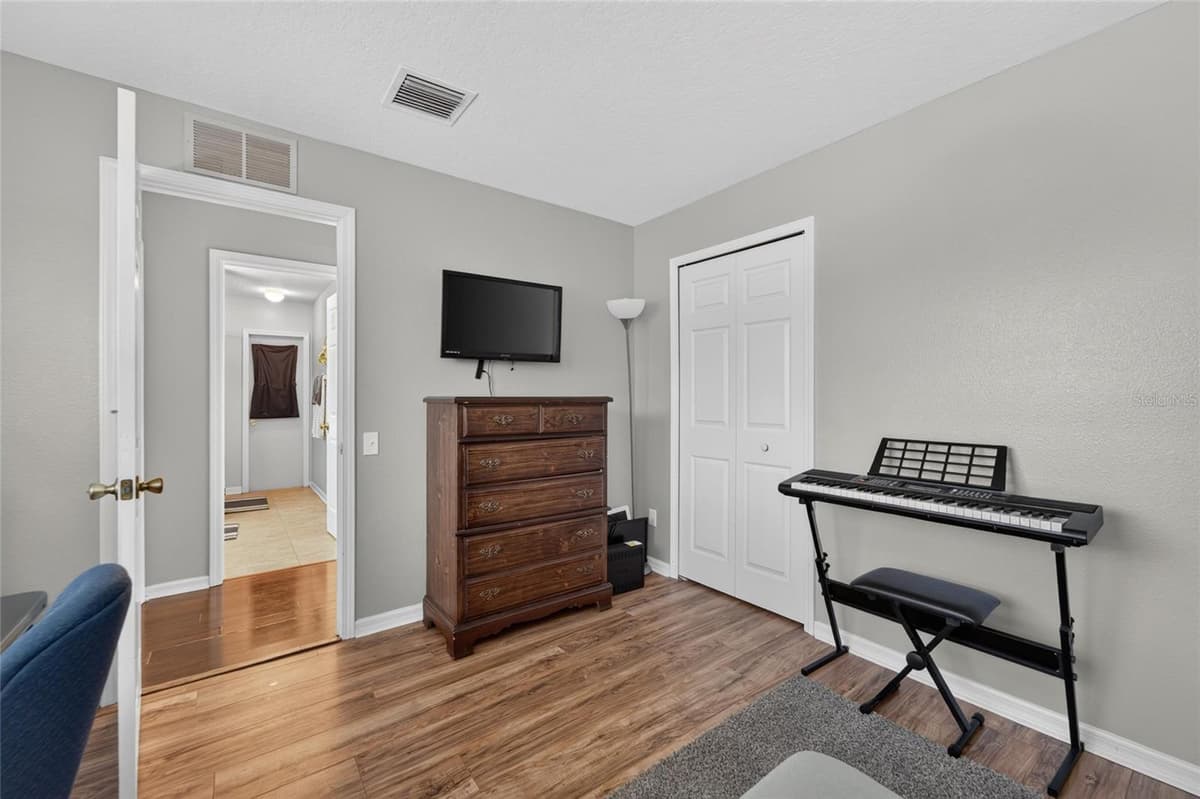 1617 AVONDALE RIDGE DRIVE — photo 40 of 60