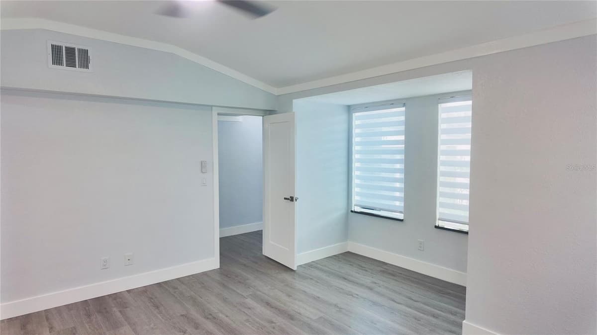 966 CLOVER STREET — photo 34 of 49