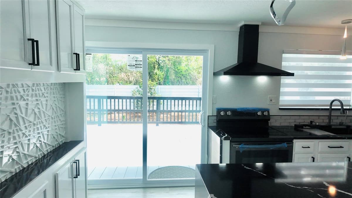 966 CLOVER STREET — photo 14 of 49