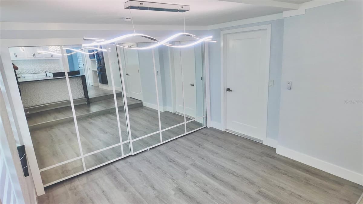 966 CLOVER STREET — photo 20 of 49