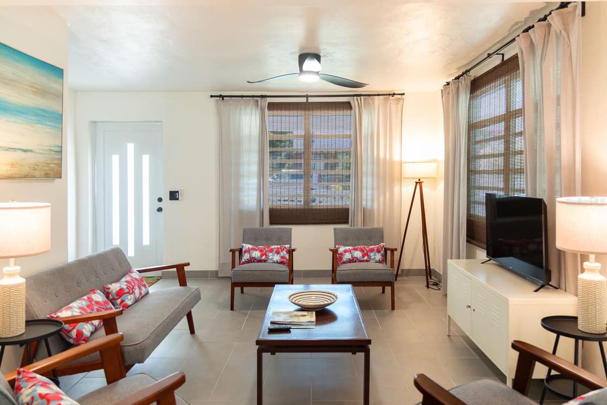 118 CALLE ACACIA — photo 10 of 19