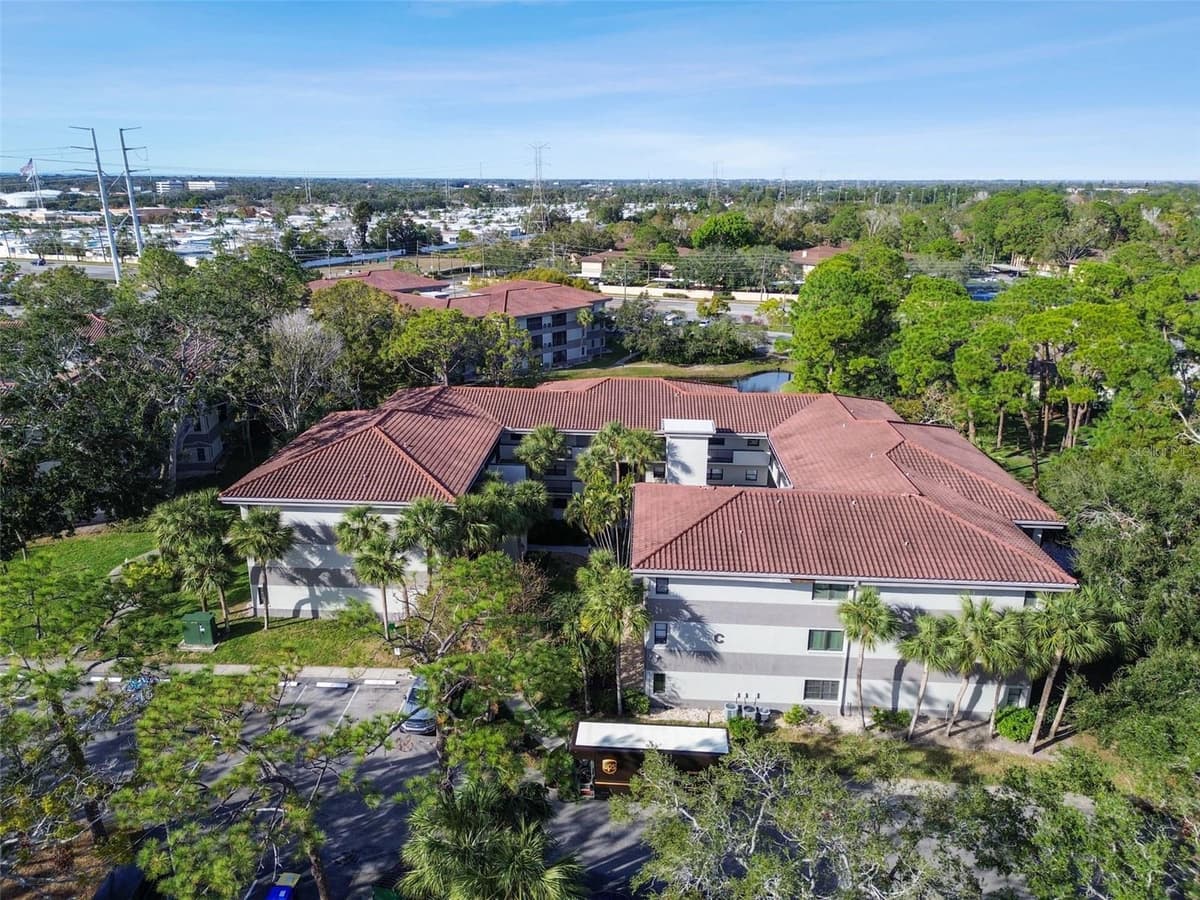 2650 COUNTRYSIDE BOULEVARD — photo 49 of 54