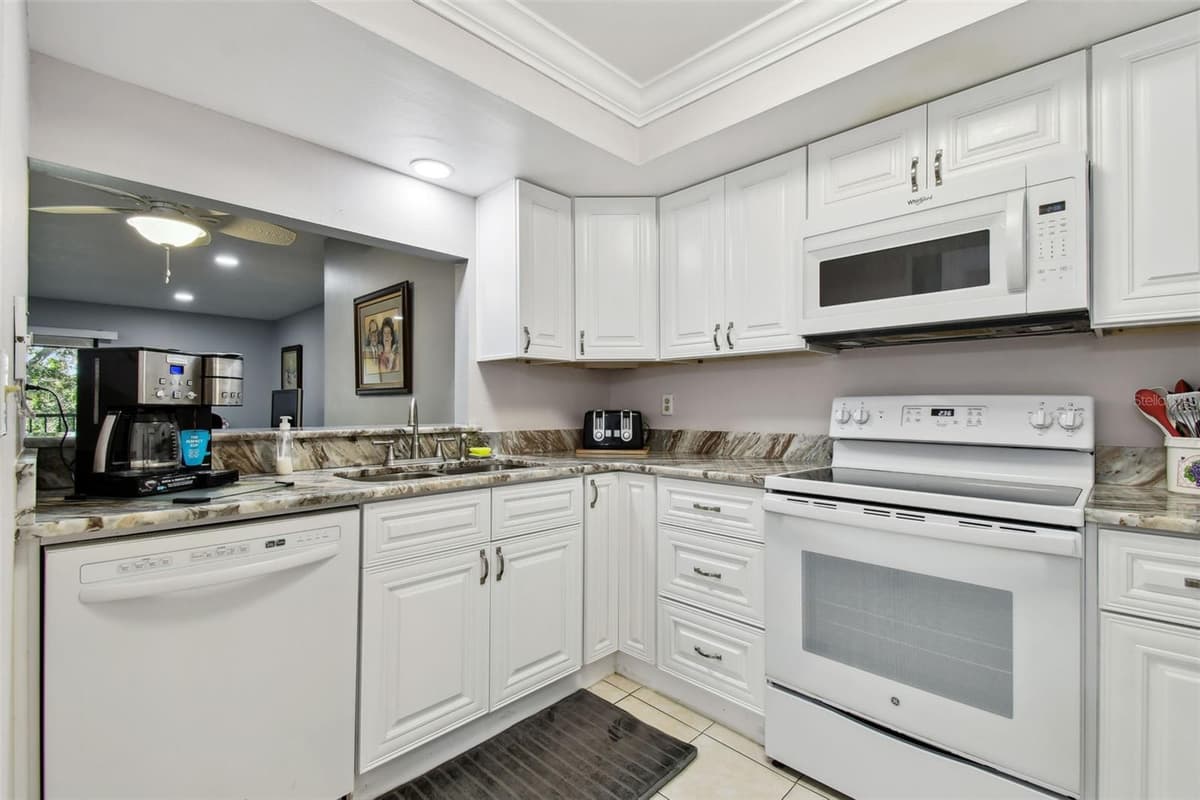 2650 COUNTRYSIDE BOULEVARD — photo 16 of 54