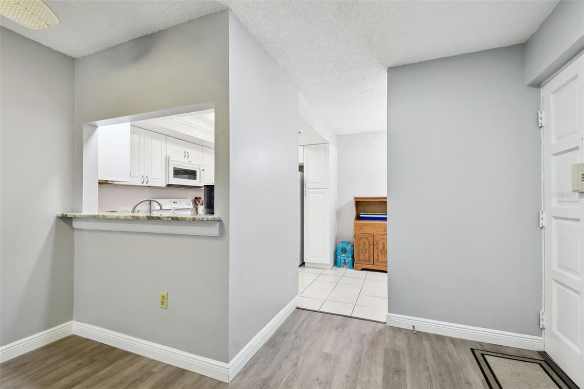 2650 COUNTRYSIDE BOULEVARD — photo 11 of 54
