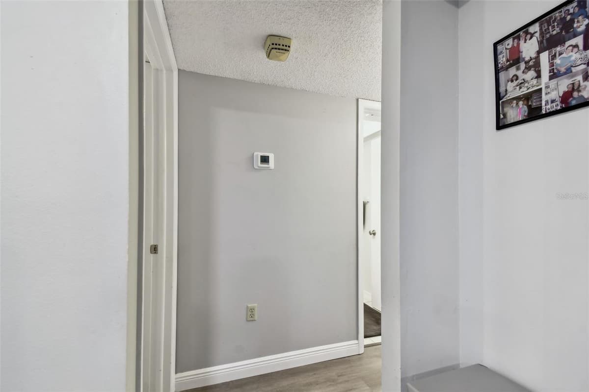 2650 COUNTRYSIDE BOULEVARD — photo 23 of 54