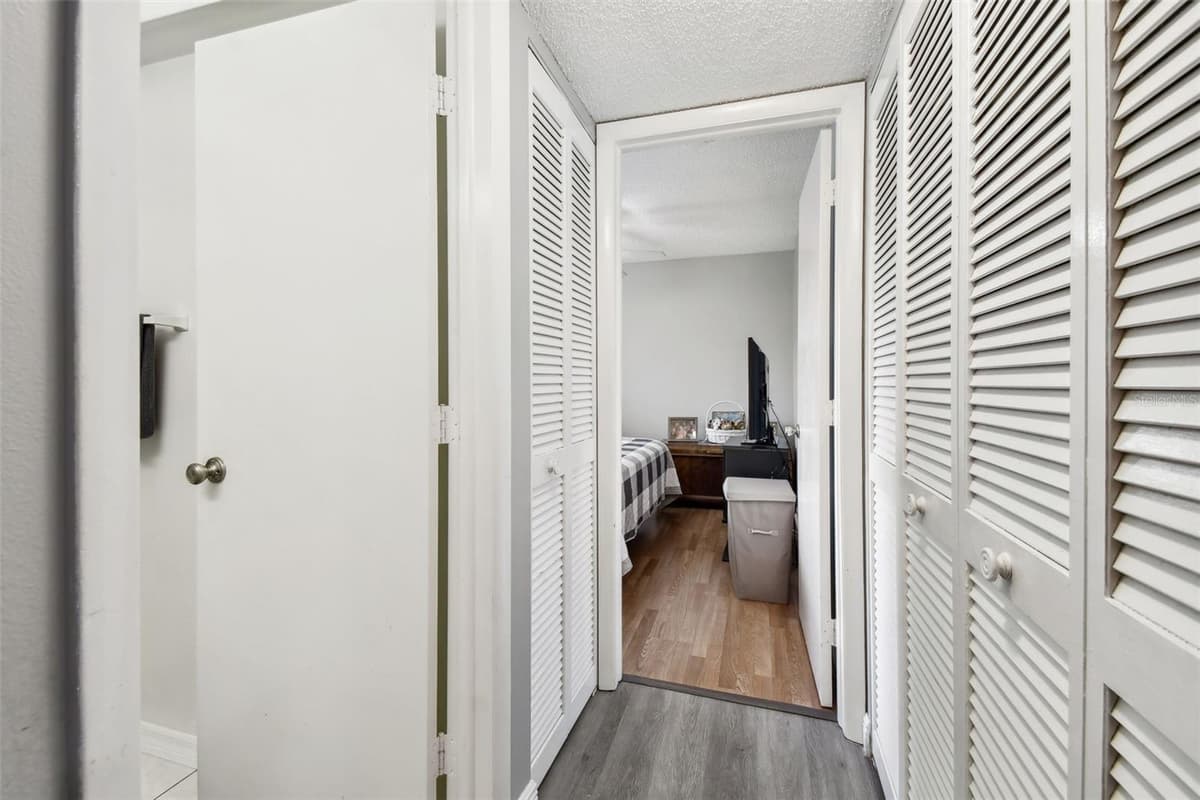 2650 COUNTRYSIDE BOULEVARD — photo 31 of 54