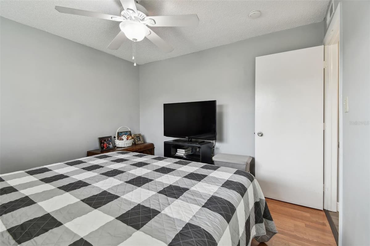 2650 COUNTRYSIDE BOULEVARD — photo 34 of 54