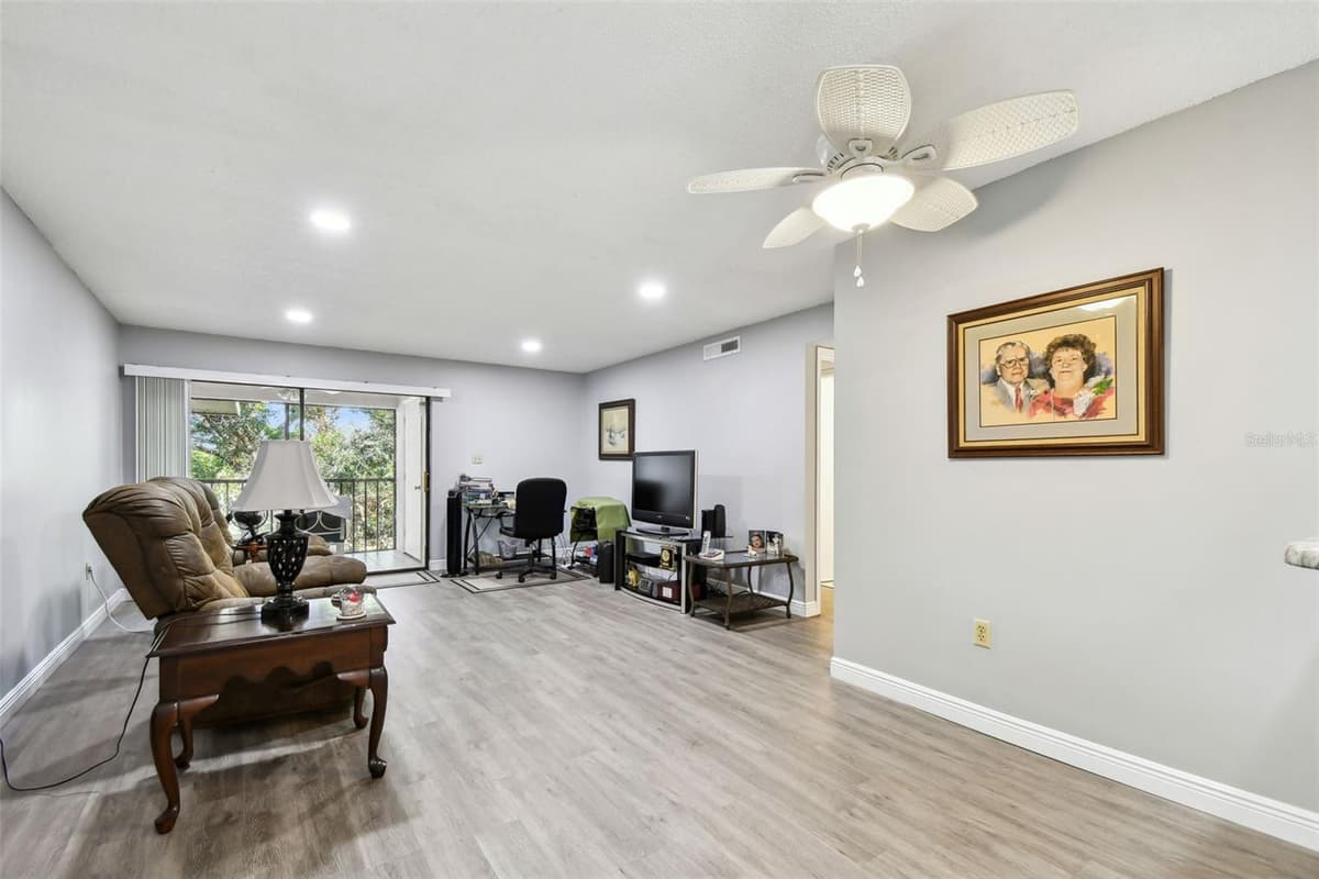 2650 COUNTRYSIDE BOULEVARD — photo 5 of 54
