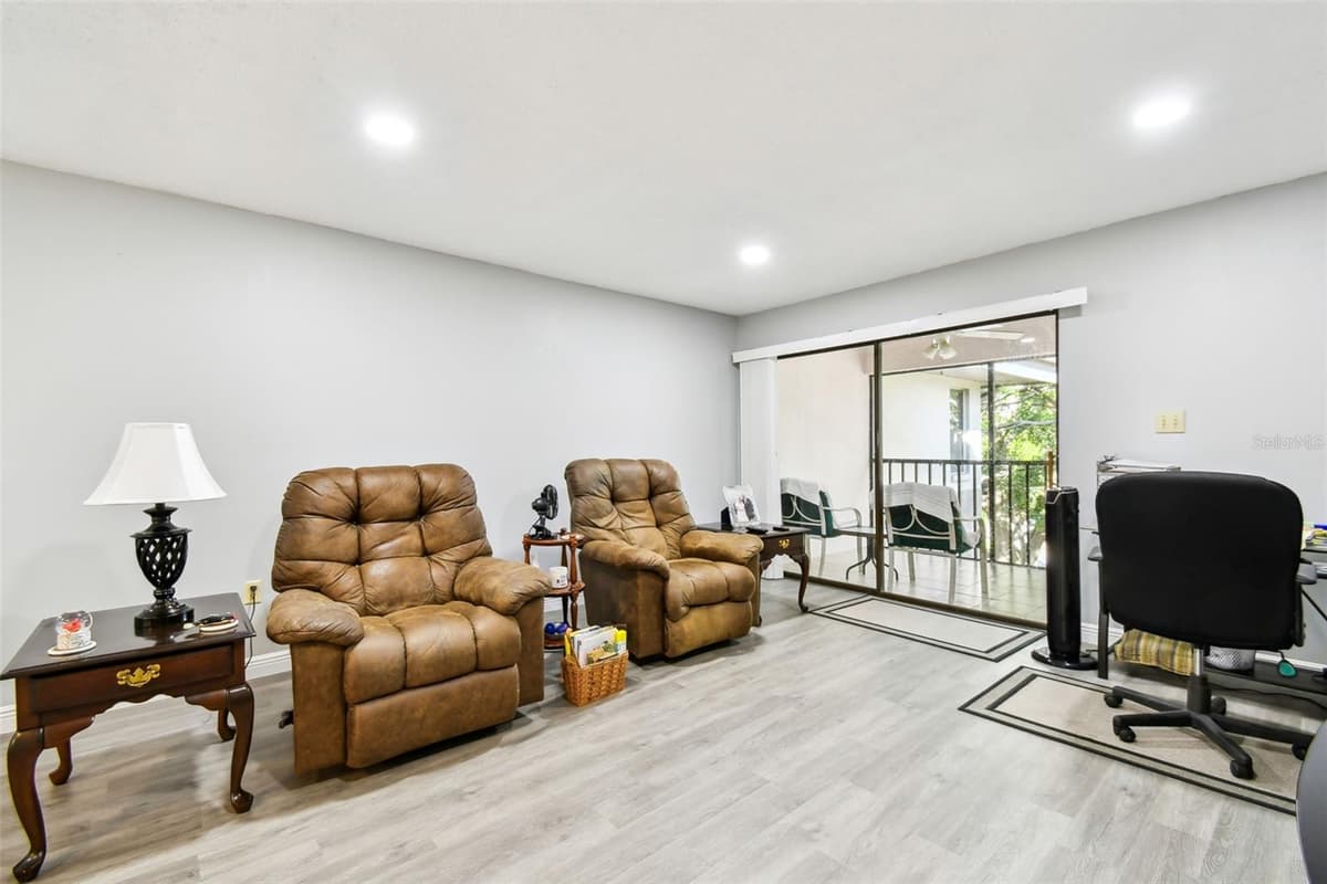 2650 COUNTRYSIDE BOULEVARD — photo 7 of 54
