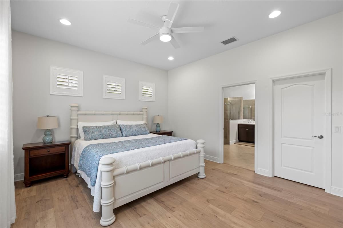 4623 CLAREMONT PARK DRIVE — photo 16 of 37