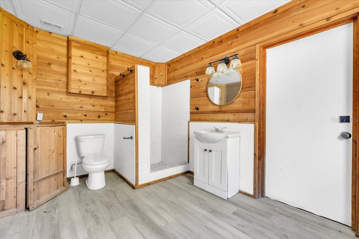 807 LUCILLE AVENUE — photo 19 of 45