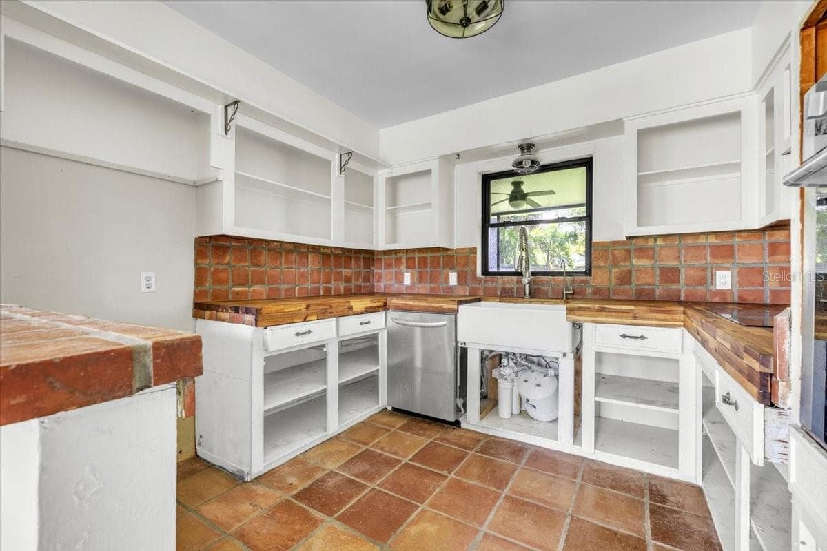 807 LUCILLE AVENUE — photo 11 of 45